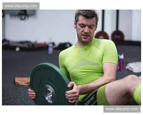 赛事背心设计创新与功能性分析:提升运动表现与品牌价值的双重策略 赛事背心设计创新与功能性分析:提升运动表现与品牌价值的双重策略