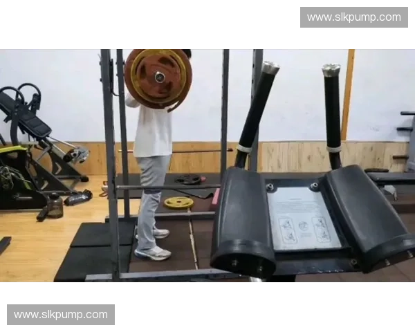 以爆发短跑为核心的速度力量训练体系与实战应用科学进阶方法解析 以爆发短跑为核心的速度力量训练体系与实战应用科学进阶方法解析