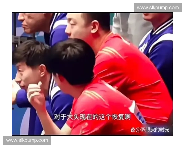 赛场激情尽显 体育解说员用声音点燃观众热情